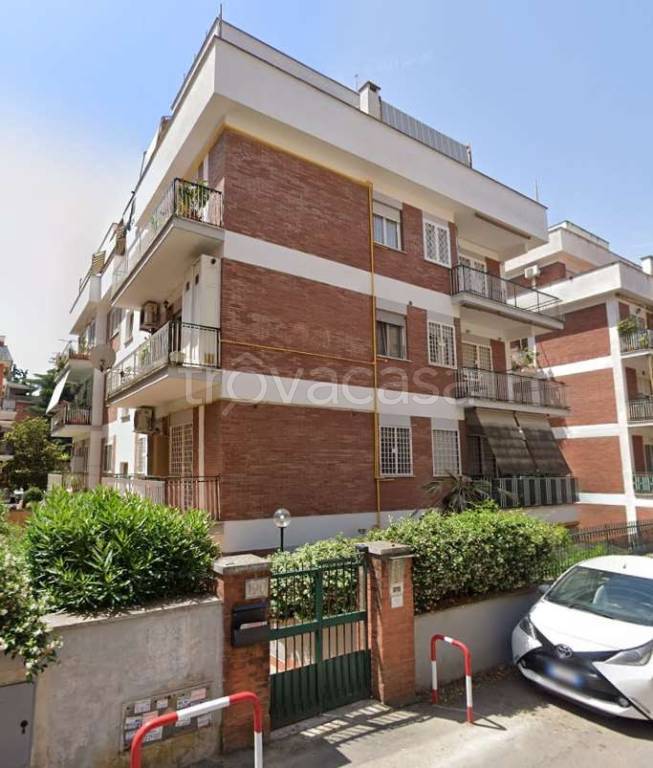 appartamento in vendita a Roma in zona Corviale