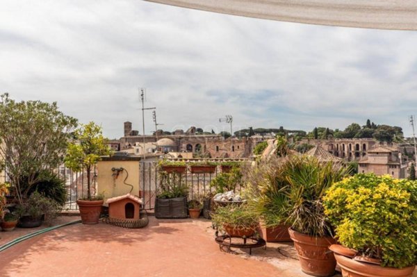 appartamento in vendita a Roma in zona Centro Storico