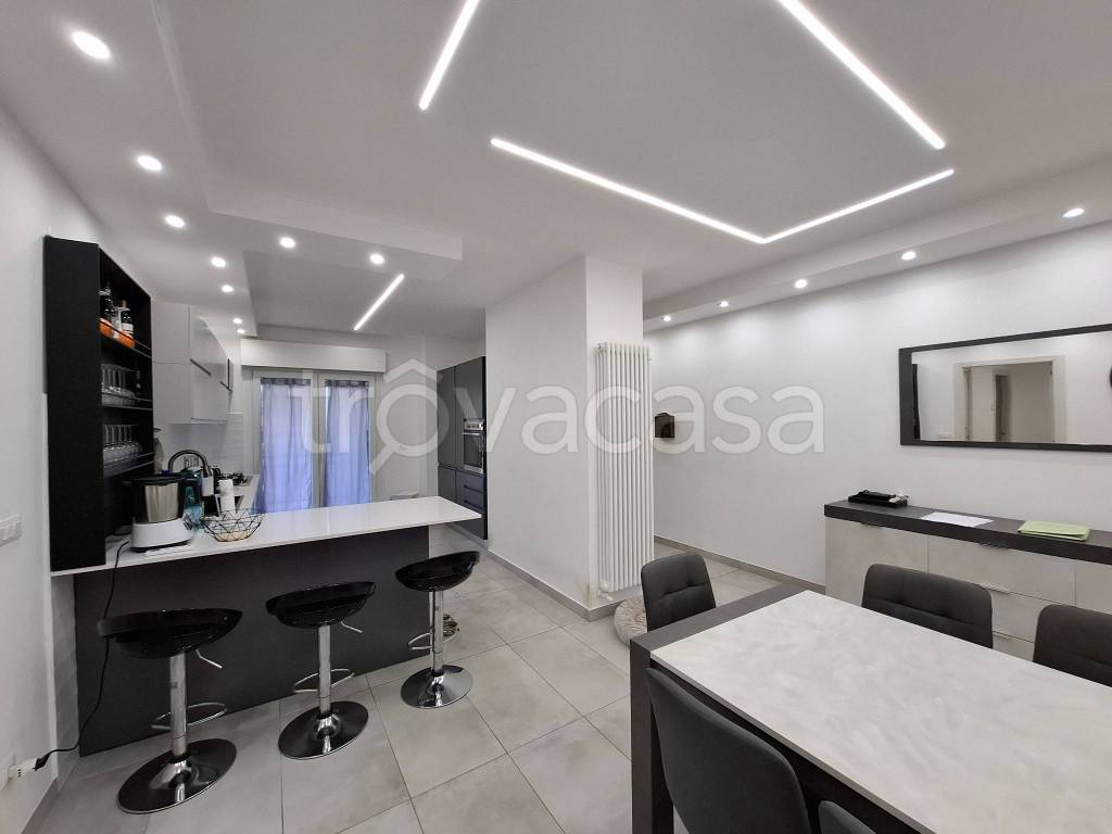 appartamento in vendita a Roma in zona Ostiense
