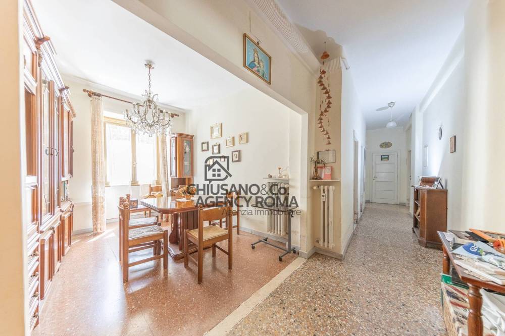 appartamento in vendita a Roma in zona Appio Latino