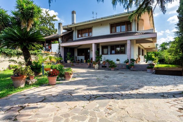 casa indipendente in vendita a Roma in zona Tre Pini - Poggio dei Fiori