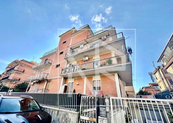 appartamento in vendita a Roma in zona Colle Prenestino