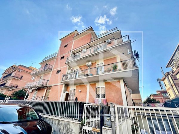 appartamento in vendita a Roma in zona Colle Prenestino