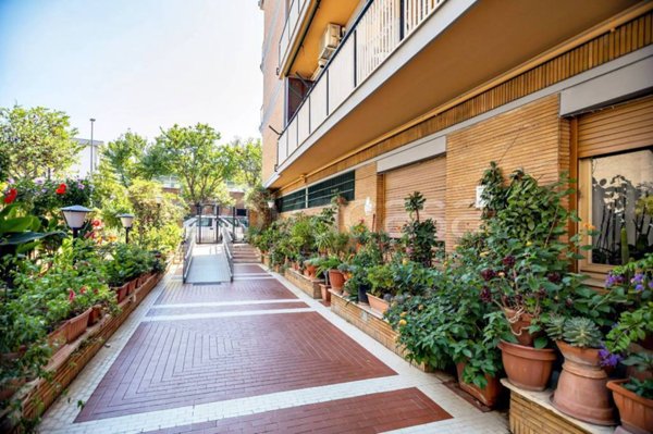 appartamento in vendita a Roma in zona Ostiense
