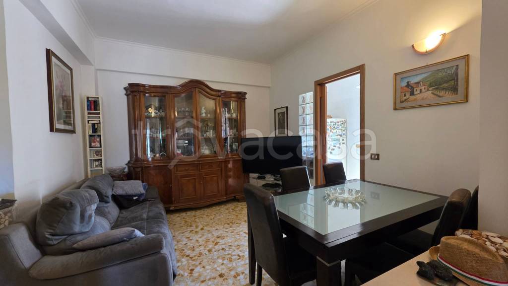 appartamento in vendita a Roma in zona Colle del Sole