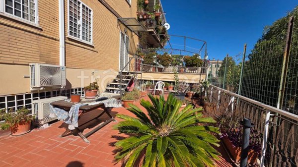 appartamento in vendita a Roma in zona Colle del Sole