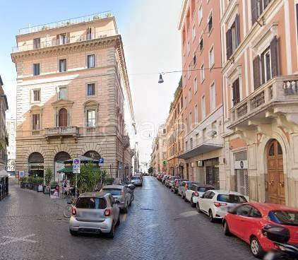 negozio in vendita a Roma in zona Trevi-Colonna