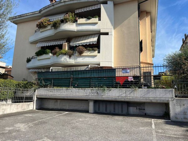 appartamento in vendita a Roma in zona Torre Angela