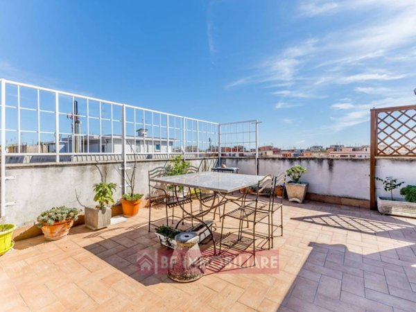 appartamento in vendita a Roma in zona Gianicolense