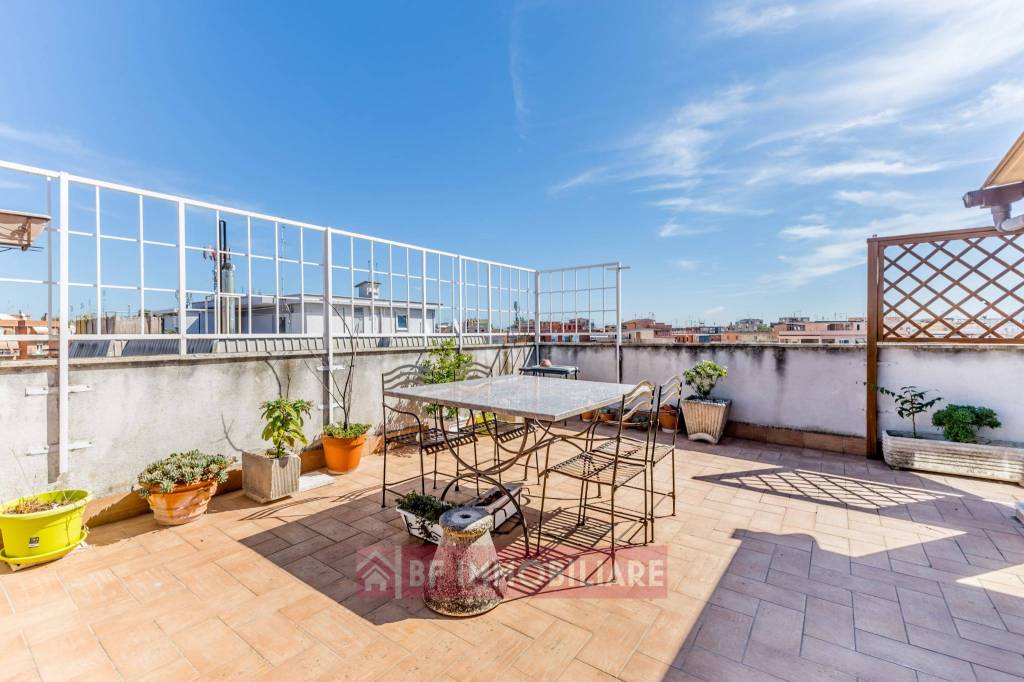 appartamento in vendita a Roma in zona Gianicolense