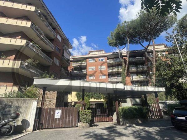 appartamento in vendita a Roma in zona Giuliano Dalmata
