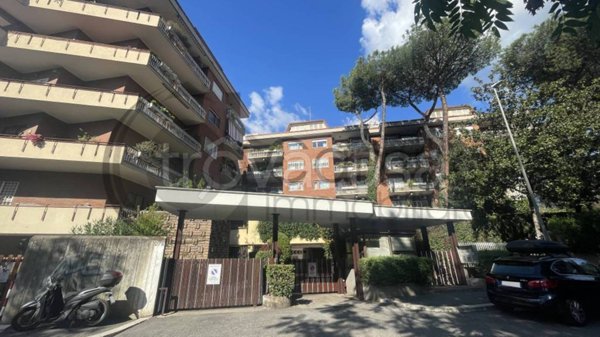 appartamento in vendita a Roma in zona Giuliano Dalmata