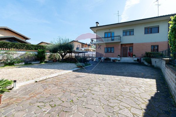 casa indipendente in vendita a Roma in zona Ostiense