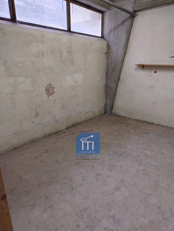 locale di sgombero in vendita a Roma