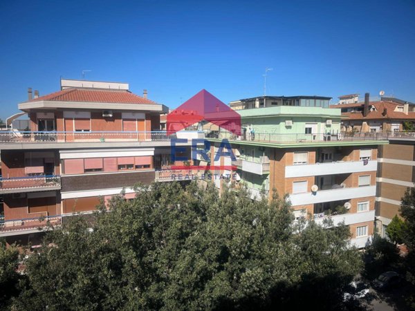appartamento in vendita a Roma in zona Ostia