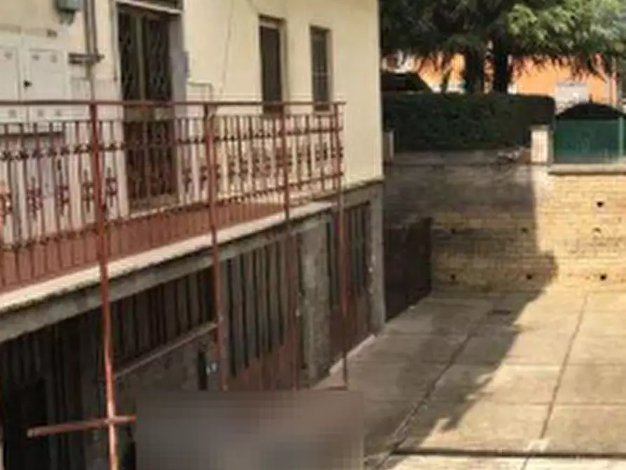locale di sgombero in vendita a Roma in zona Casal Morena