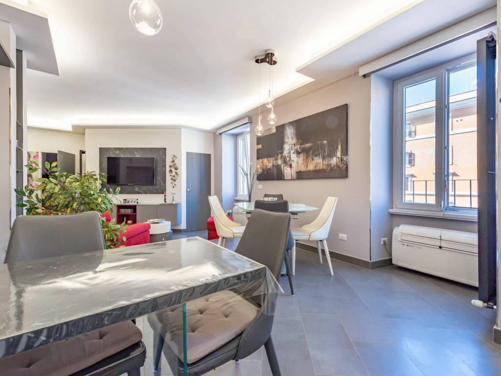 appartamento in vendita a Roma in zona Tuscolano