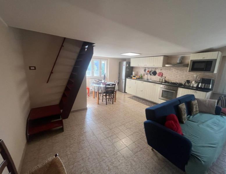 appartamento in vendita a Roma in zona Osteria del Curato