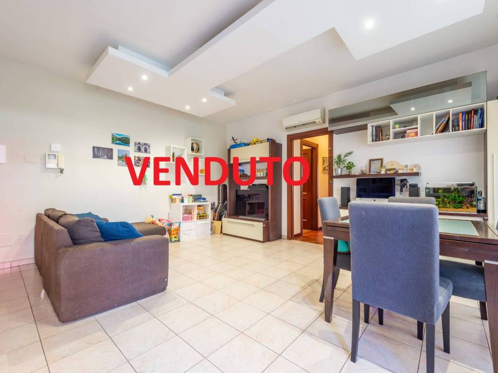 appartamento in vendita a Roma in zona Mezzocammino