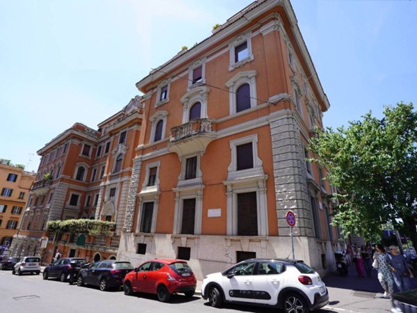 appartamento in vendita a Roma in zona Campo Marzio