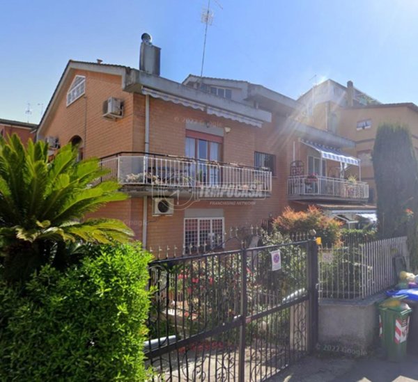 appartamento in vendita a Roma in zona Tomba di Nerone