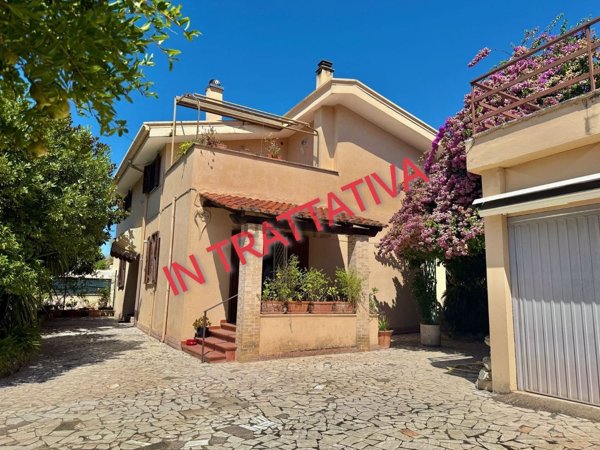 casa indipendente in vendita a Roma in zona Pantan Monastero