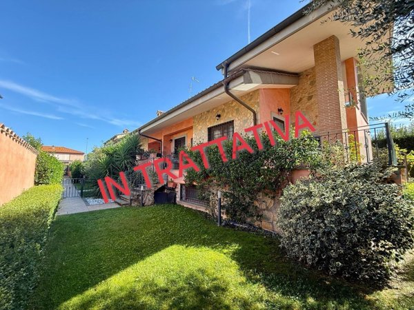 casa indipendente in vendita a Roma in zona Pantan Monastero