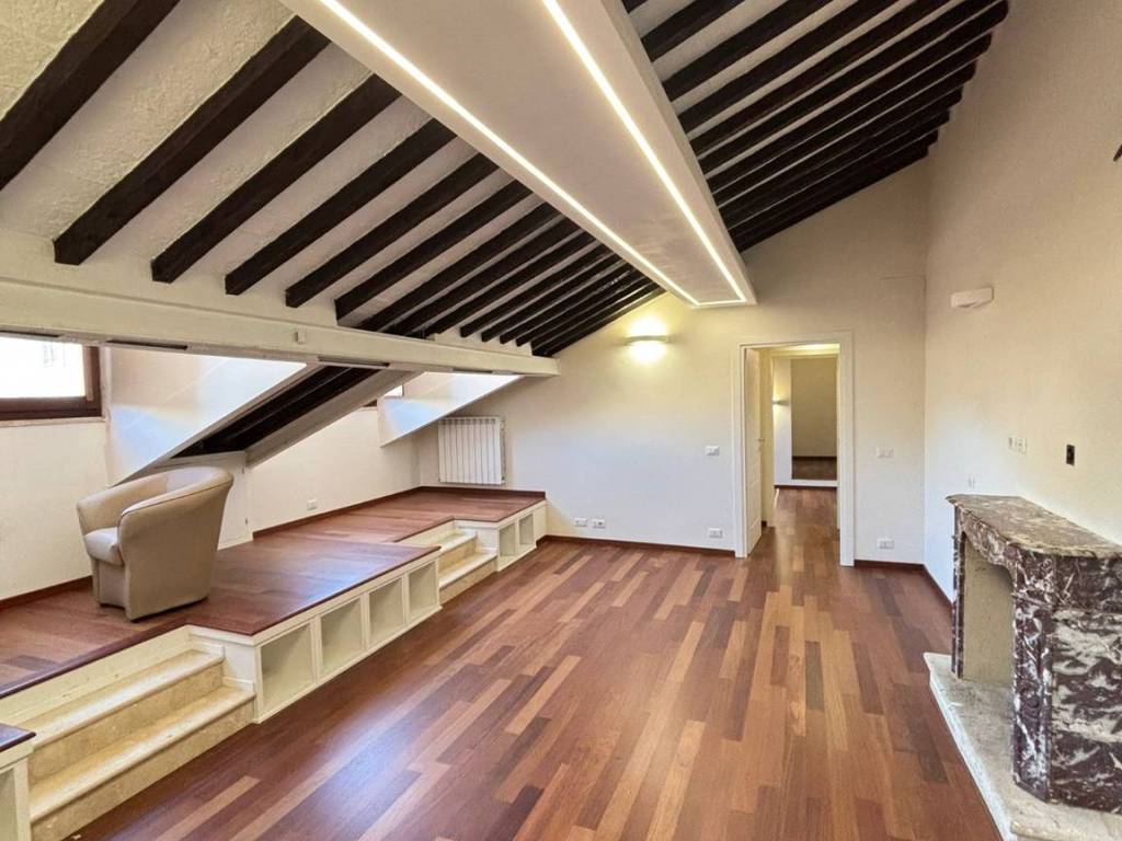 appartamento in vendita a Roma in zona Campo Marzio
