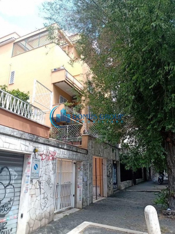appartamento in vendita a Roma in zona Gianicolense