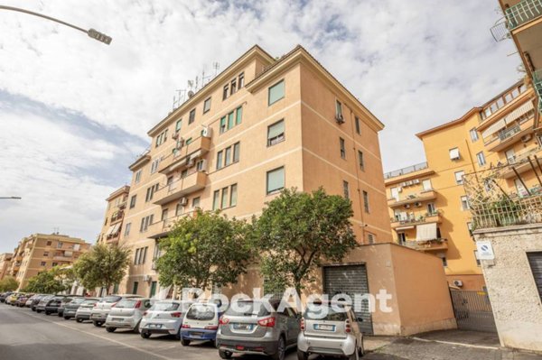 appartamento in vendita a Roma in zona Gianicolense