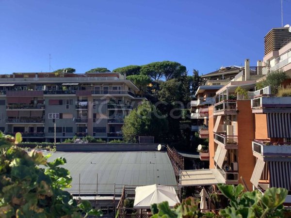 appartamento in vendita a Roma in zona Gianicolense