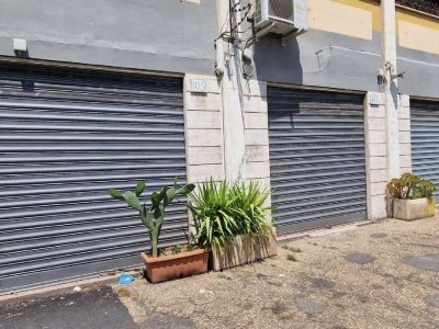 negozio in vendita a Roma in zona Ardeatino