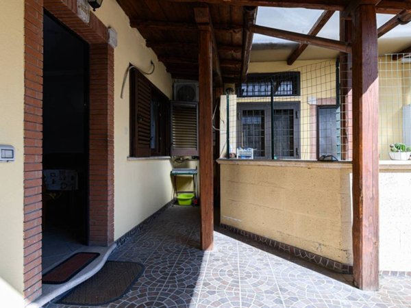 casa indipendente in vendita a Roma in zona Finocchio