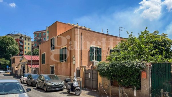 appartamento in vendita a Roma in zona Celio