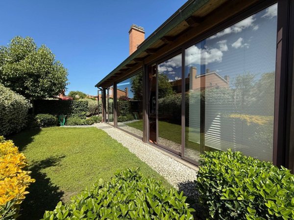 casa indipendente in vendita a Roma in zona Infernetto