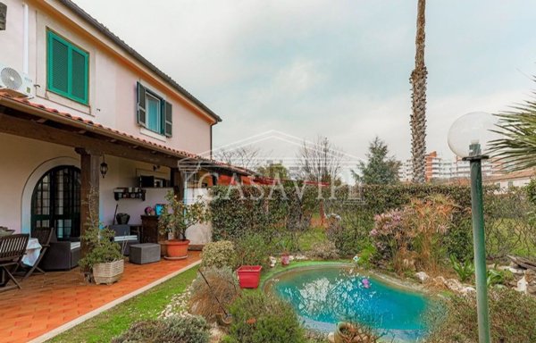 casa indipendente in vendita a Roma in zona Casalotti