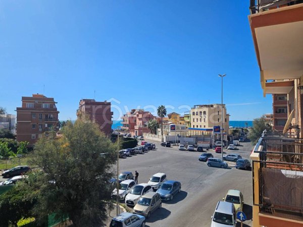 appartamento in vendita a Roma in zona Ostia