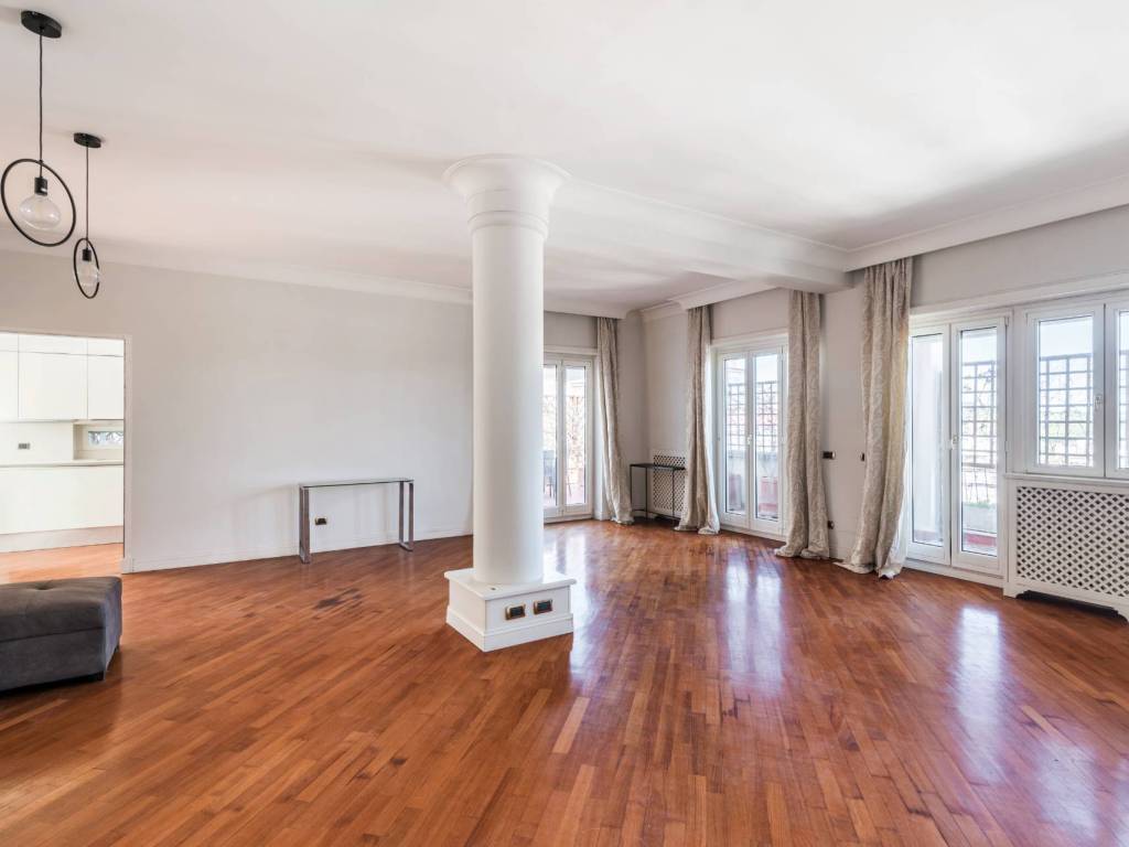 appartamento in vendita a Roma in zona Tor di Quinto