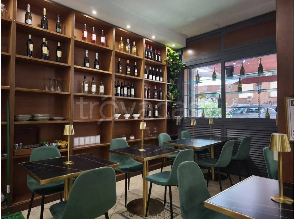 negozio in vendita a Roma in zona Collatino