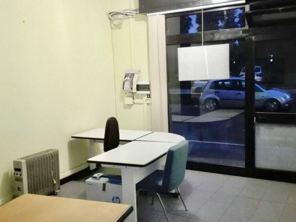 negozio in vendita a Roma in zona Casal Morena
