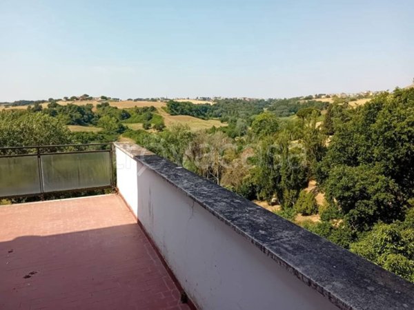 appartamento in vendita a Roma in zona Tor di Quinto