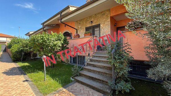 casa indipendente in vendita a Roma in zona Pantan Monastero