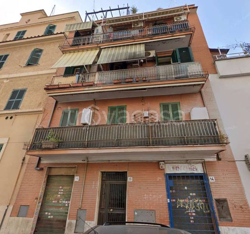 appartamento in vendita a Roma in zona Tuscolano