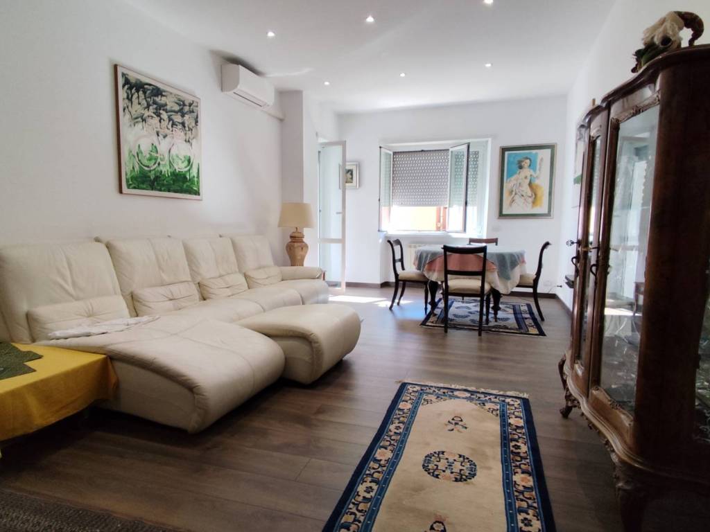 appartamento in vendita a Roma in zona Castel Fusano