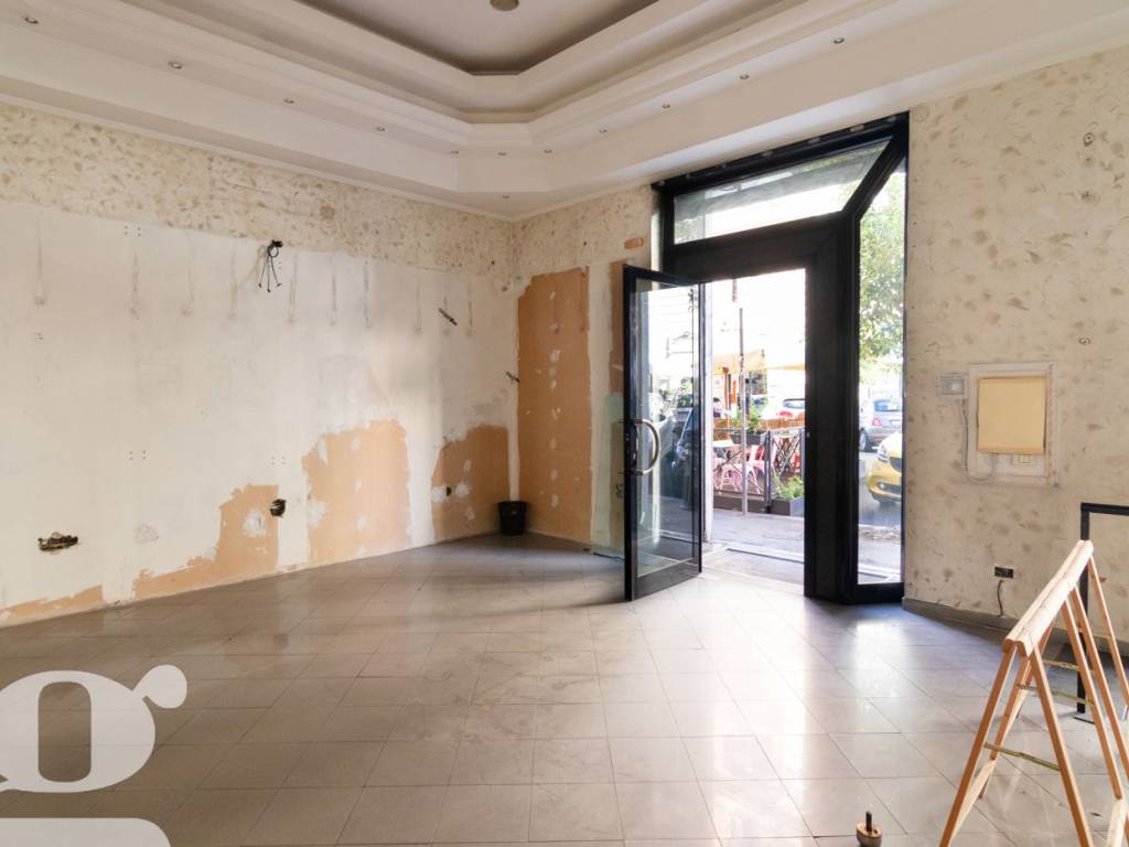 locale commerciale in vendita a Roma in zona Rione Prati
