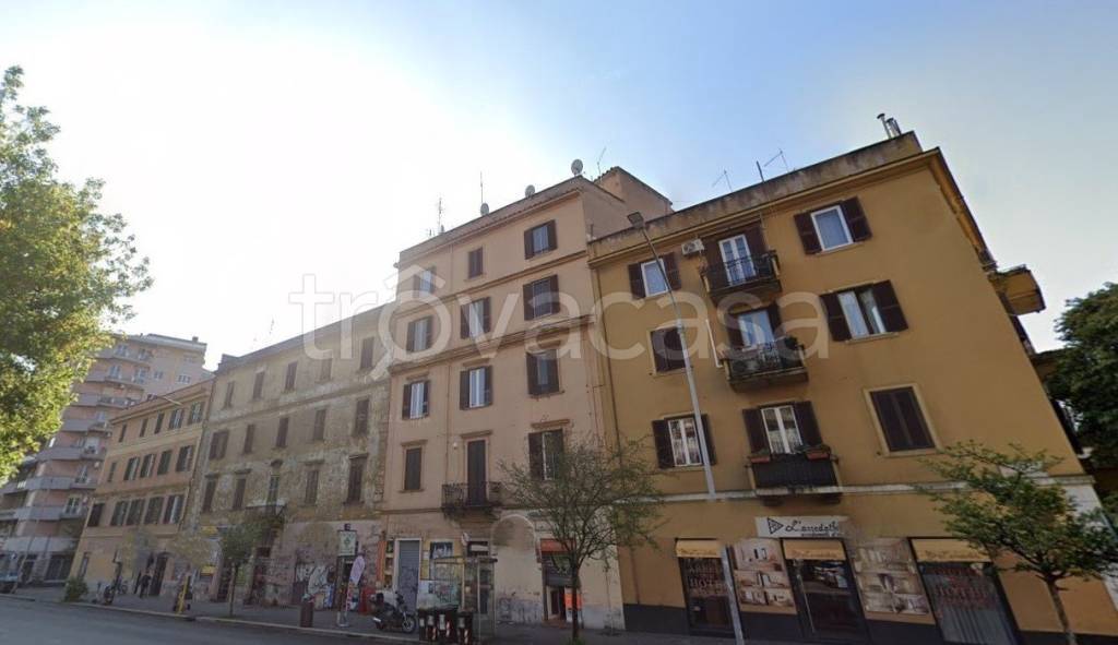 appartamento in vendita a Roma in zona Prenestino-Labicano