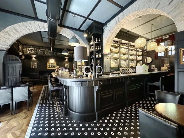 negozio in vendita a Roma in zona Trastevere