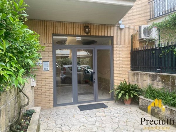 appartamento in vendita a Roma in zona Corviale
