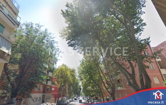 appartamento in vendita a Roma in zona Appio Latino
