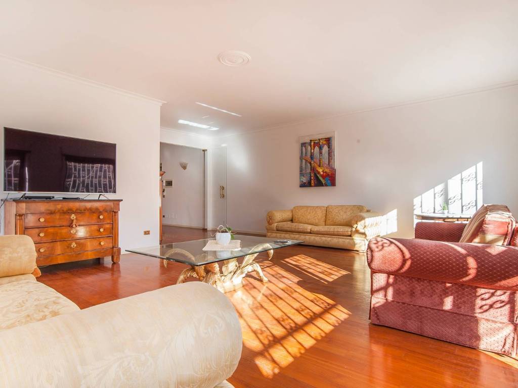 appartamento in vendita a Roma in zona EUR